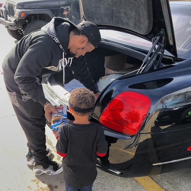 Currensy wearing Nike Air Zoom Flight 95