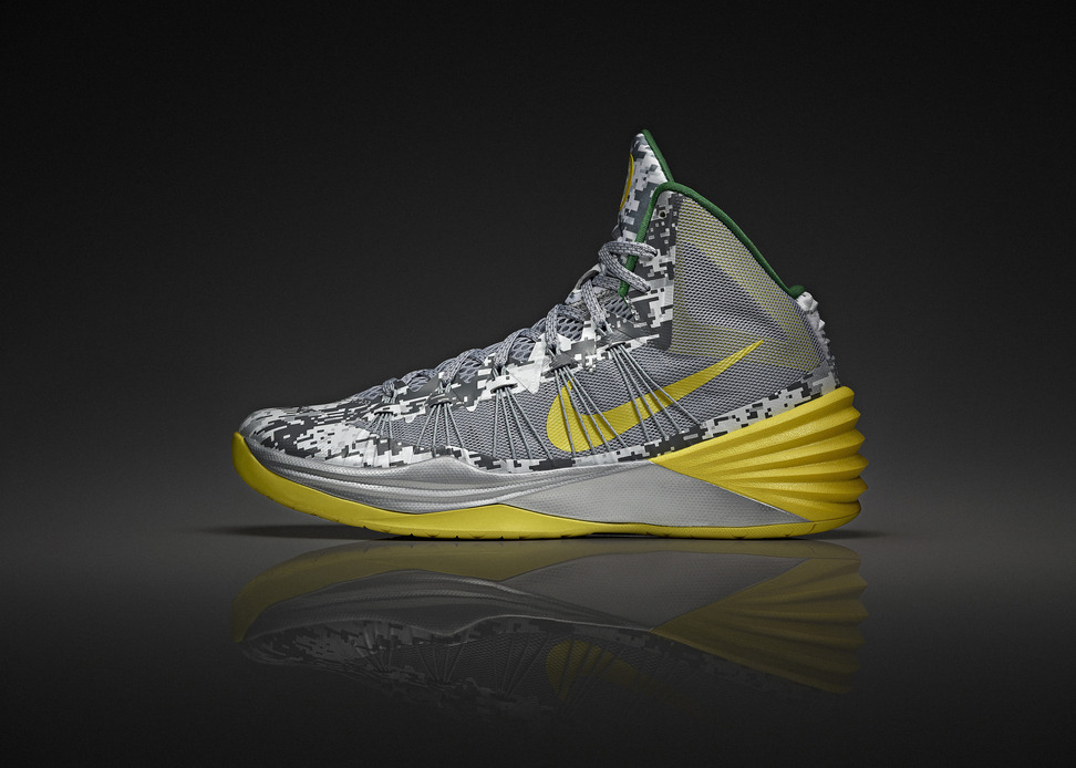 Nike Hyperdunk 2013 Oregon Duck Armed Forces Classic Team Exclusive