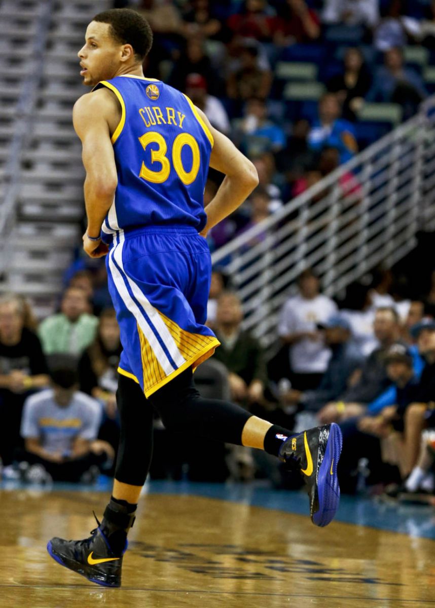 steph curry leaves nike