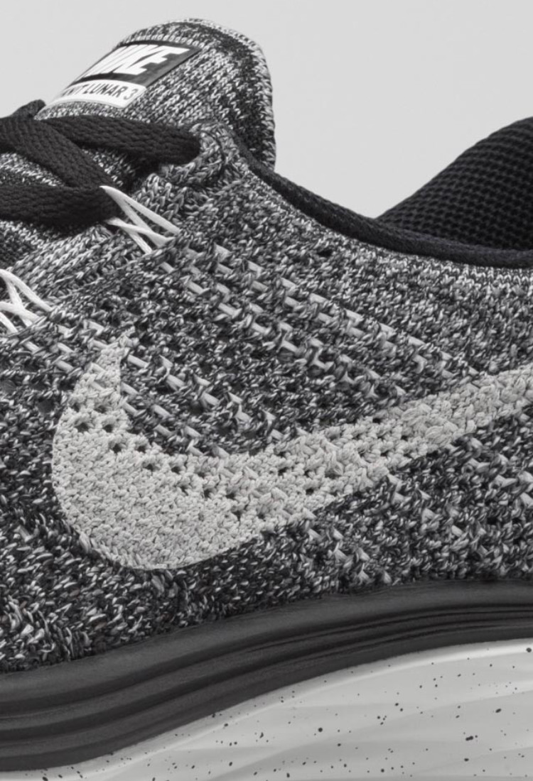 nike flyknit lunar black and white