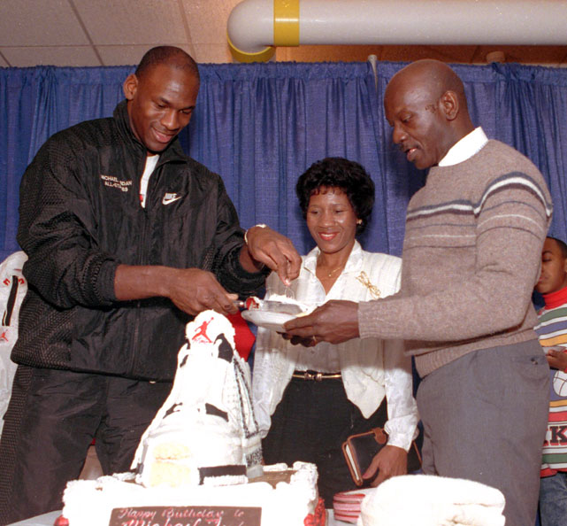 michael jordan wearing 4s