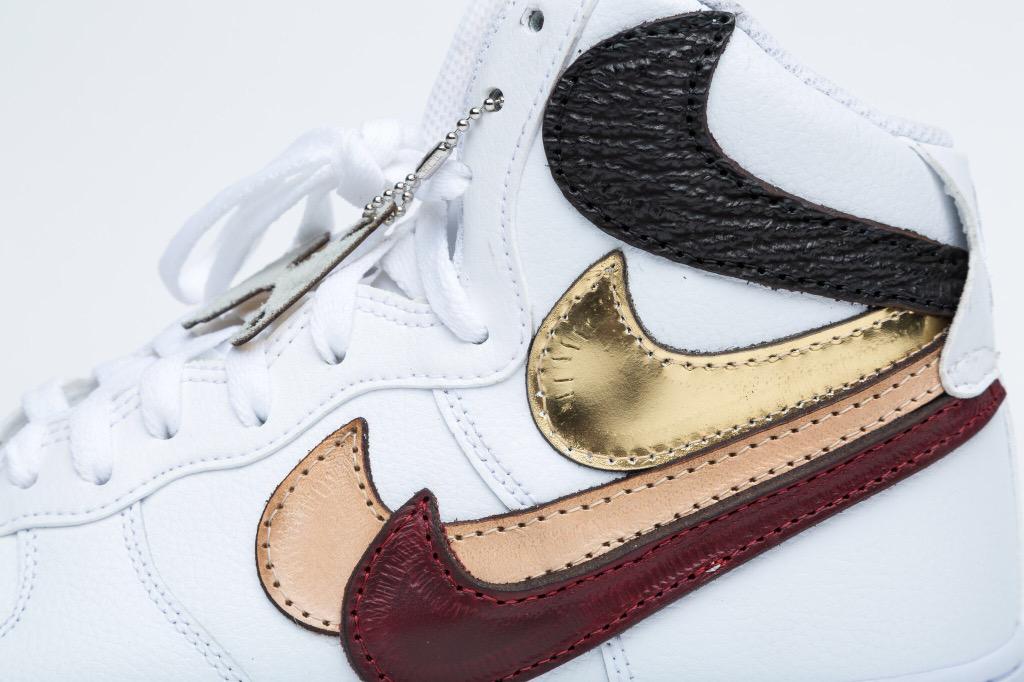 Subir y bajar Hectáreas paleta John Geiger Is Re-Releasing the Original 'Misplaced Checks' Air Force 1 |  Sole Collector