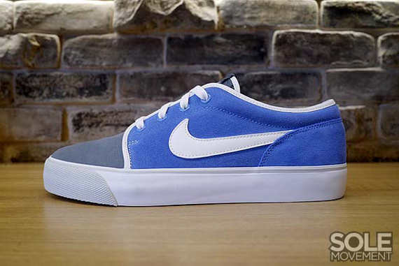 nike toki low suede