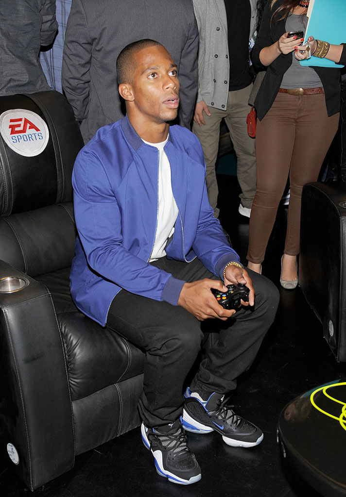 Victor Cruz wearing Nike Air Penny V Orlando Magic (1)