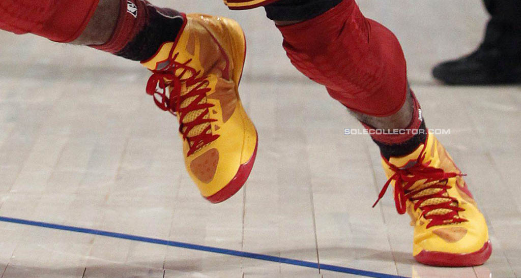 hyperdunk kyrie irving