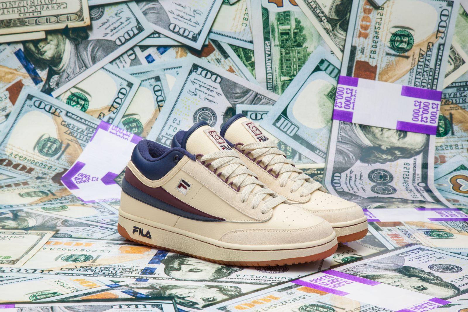 Algebra In de omgeving van Huisje Burn Rubber x Fila T-1 Mid 'Doughboy' Exclusive | Complex