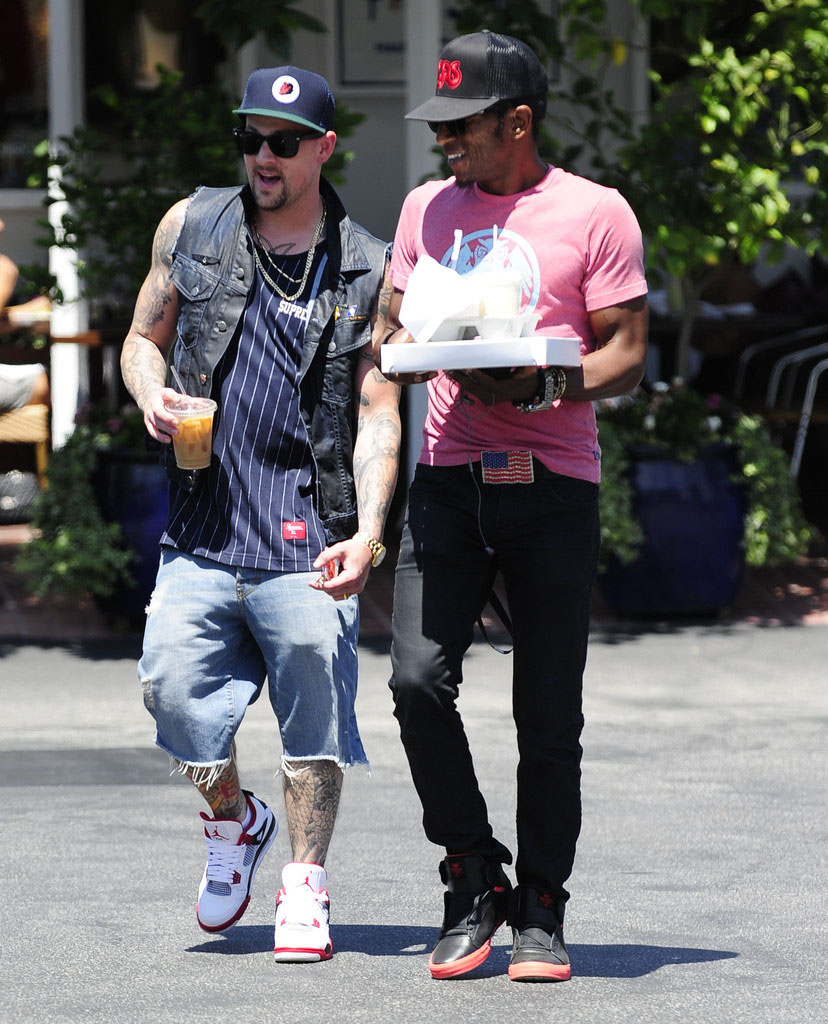 jordan 4 fire red outfit