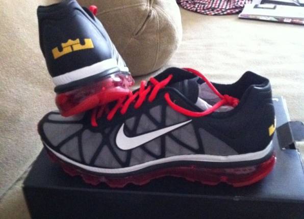 lebron james shoes 2011