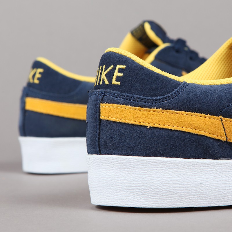 Nike SB Blazer Low CS Midnight Navy Varsity Maize 418539-400