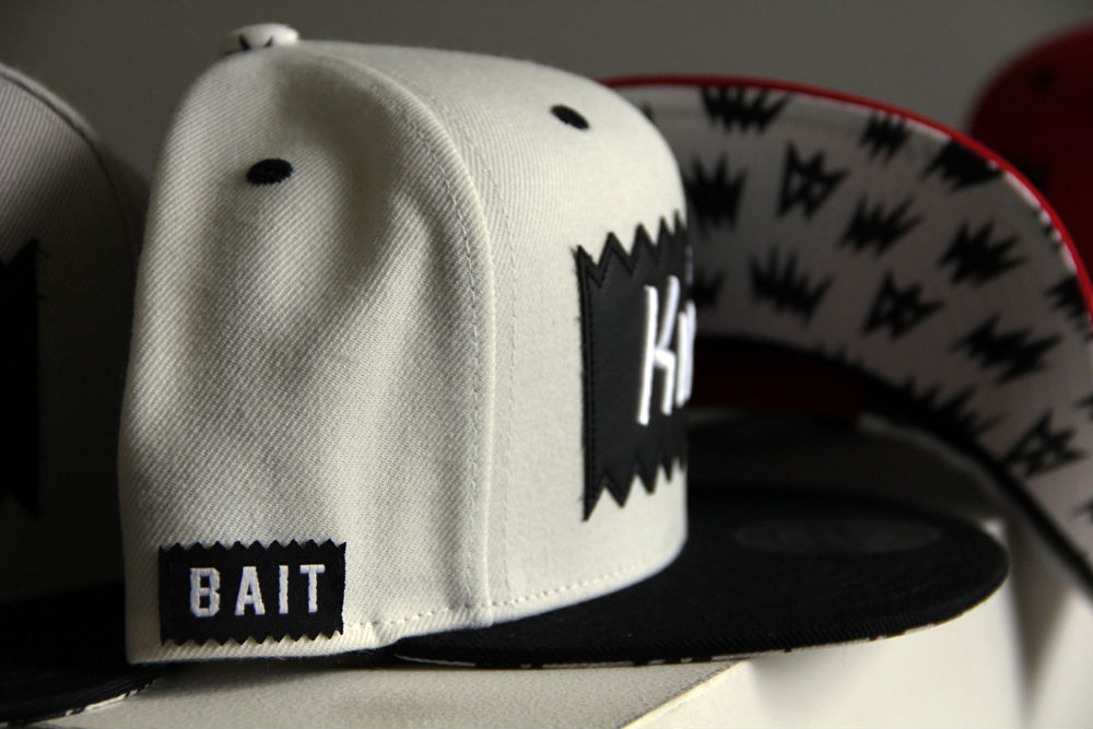 BAIT x NHL x Mitchell And Ness Chicago Blackhawks STA3 Wool Snapback Cap  (red / black)