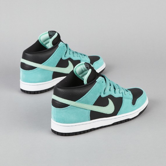 nike sb dunk mid sea crystal