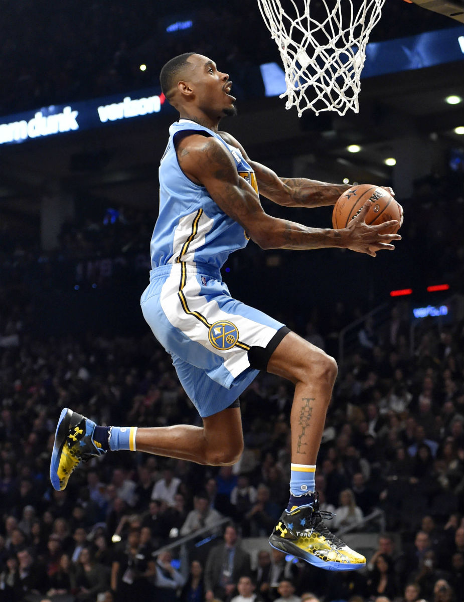 Solewatch Every Sneaker Worn In The 16 Nba Slam Dunk Contest Sole Collector