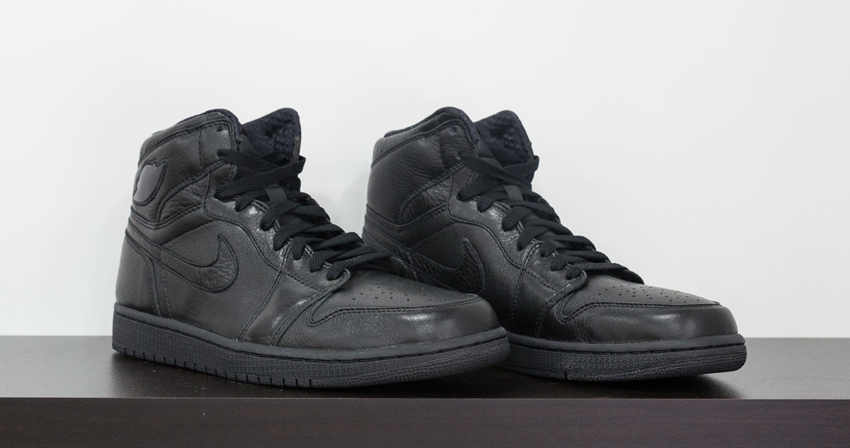 full black jordan 1