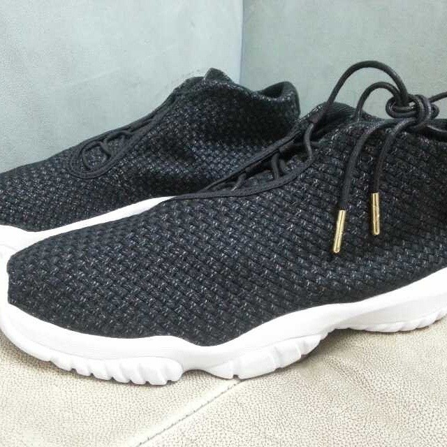 jordan future low black white