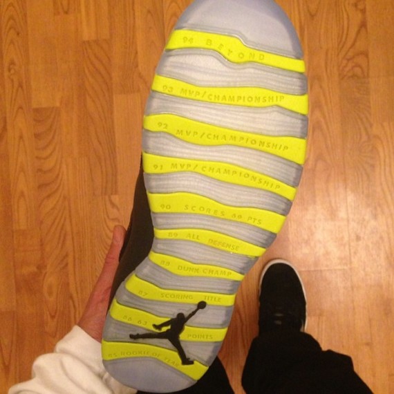 retro 10 venom green