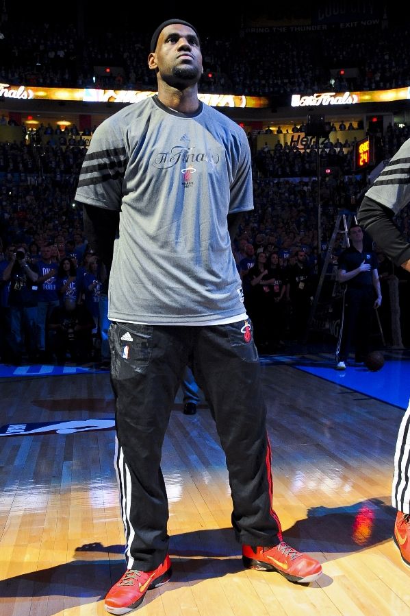 LeBron James wears Nike LeBron 9 P.S. Elite Finals Red (3)