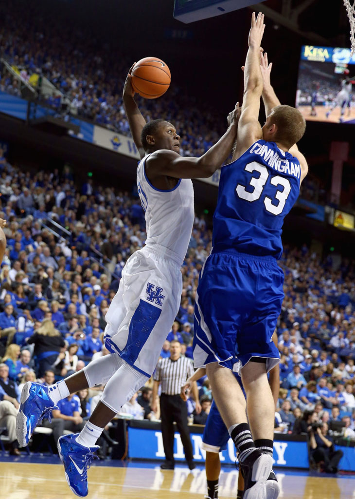 Julius Randle Makes Kentucky Debut in Nike LeBron 11 PE (2)