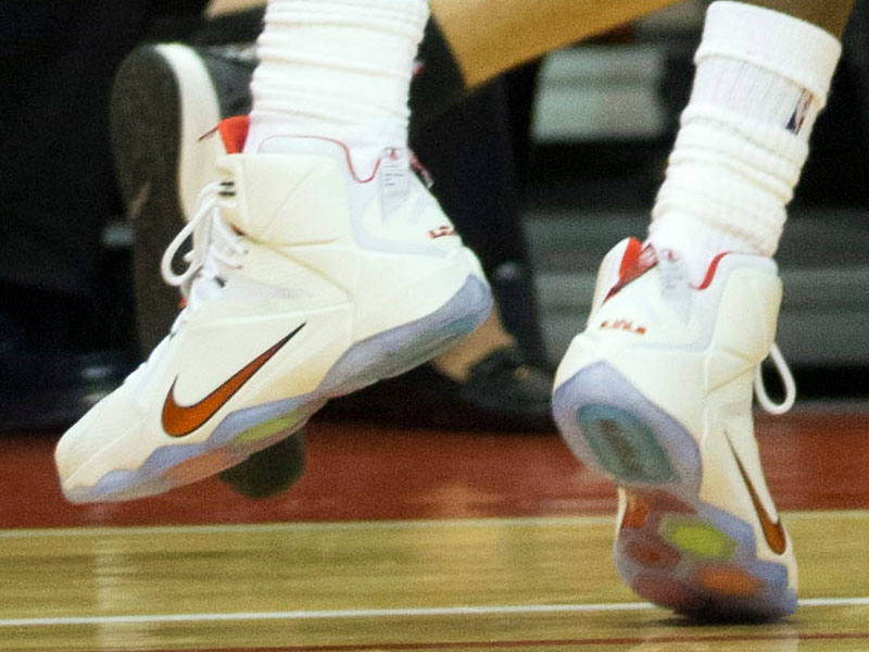 LeBron James Debuts Nike LeBron XII 12 Cavs Home PE (7)