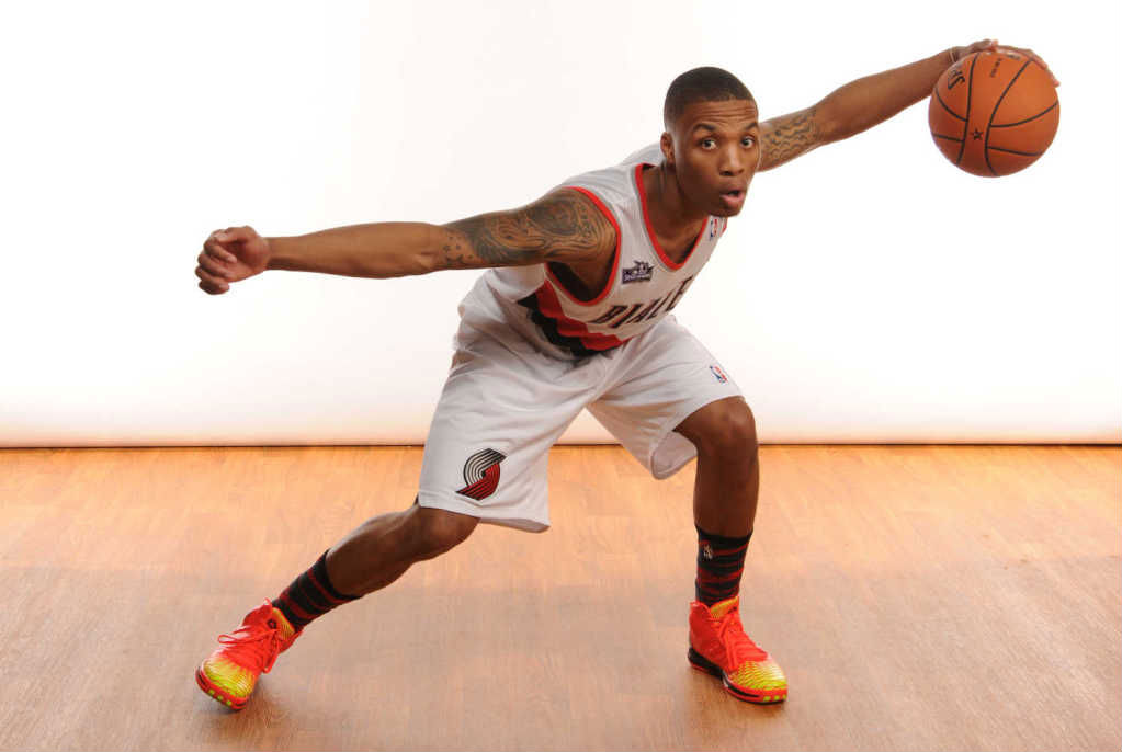 Damian lillard store rose shoes