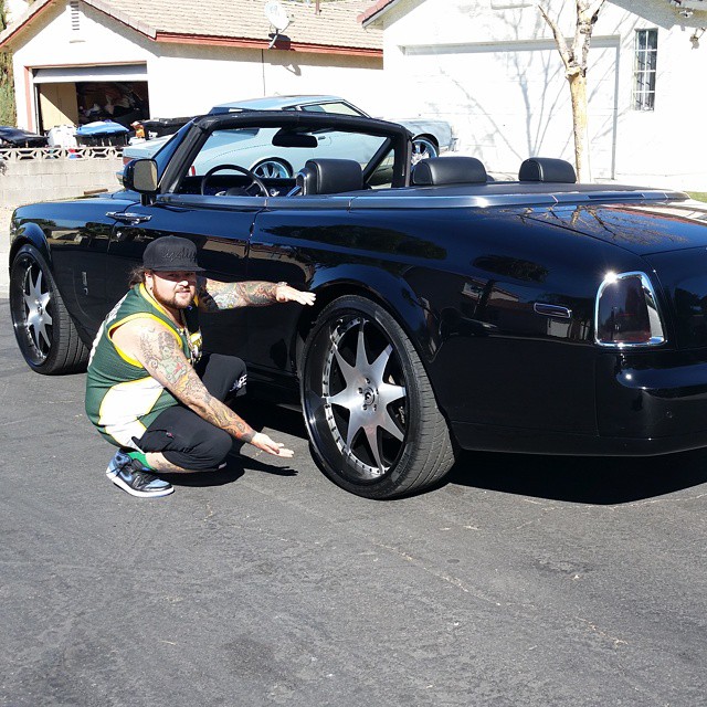 Chumlee wearing Air Jordan I 1 Royal