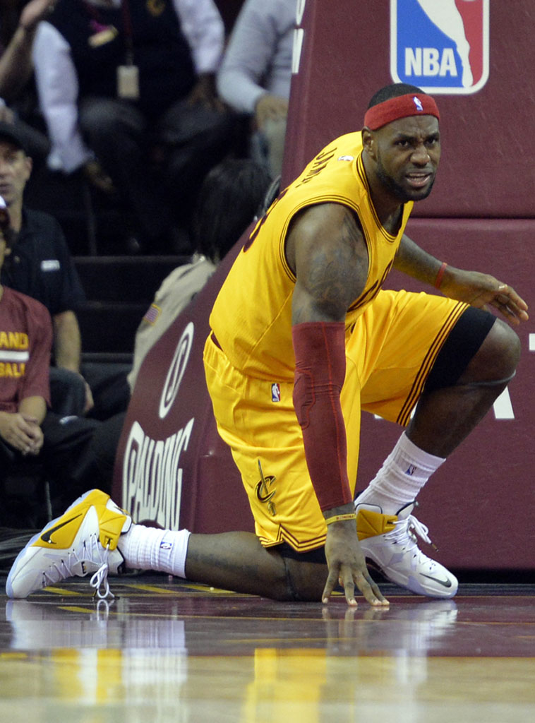 LeBron James wearing Nike LeBron XII 12 Cavs Home PE (3)