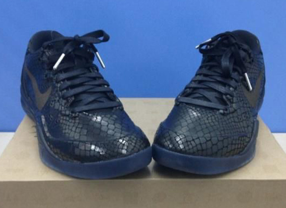 Kobe 8 year of the store snake black