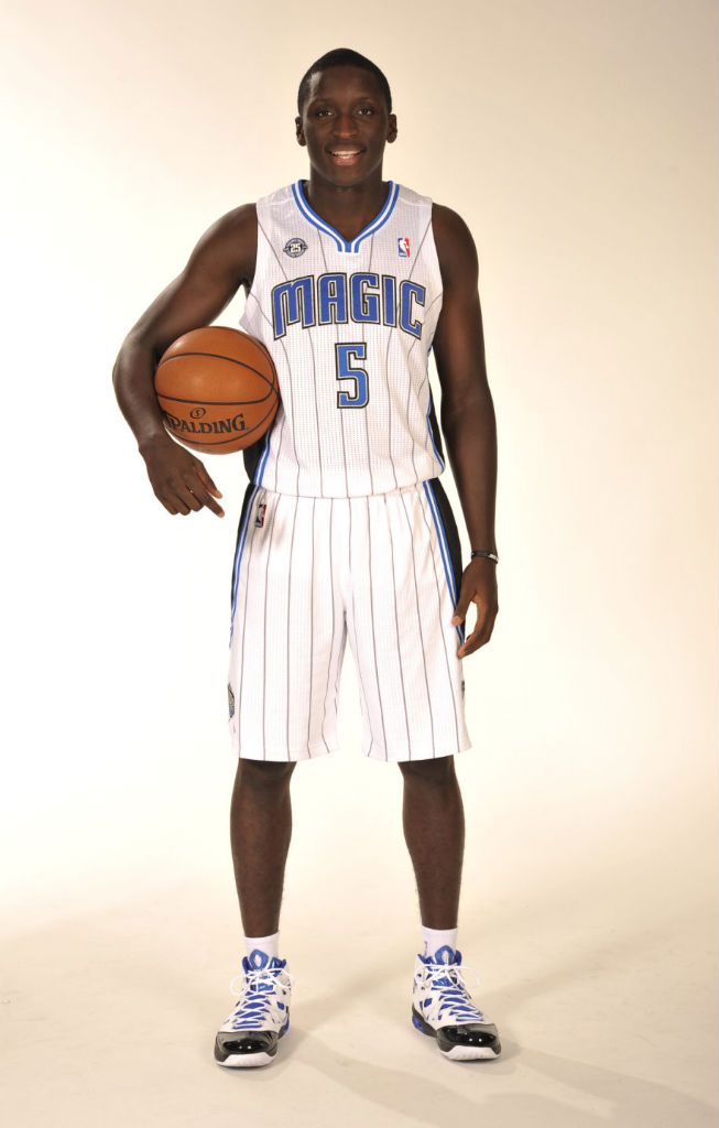 Victor Oladipo wearing Jordan Melo M9