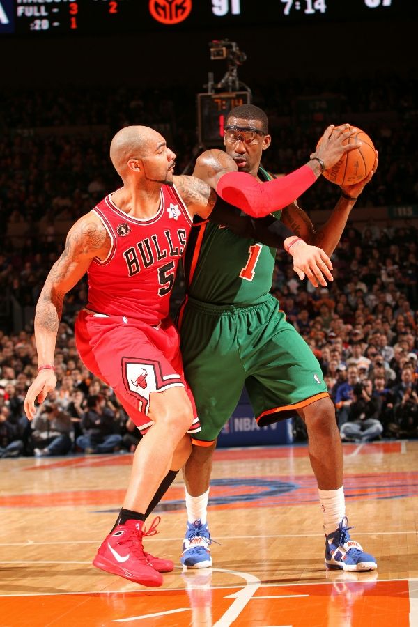 Carlos Boozer wearing the Nike Hyperdunk 2010; Amar'e Stoudemire wearing the Nike Zoom Huarache Trainer