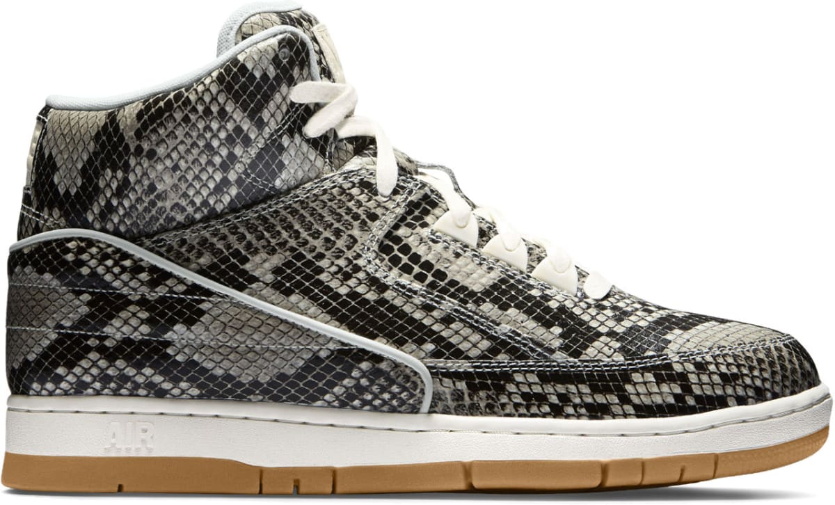 nike snakeskin tennis shoes