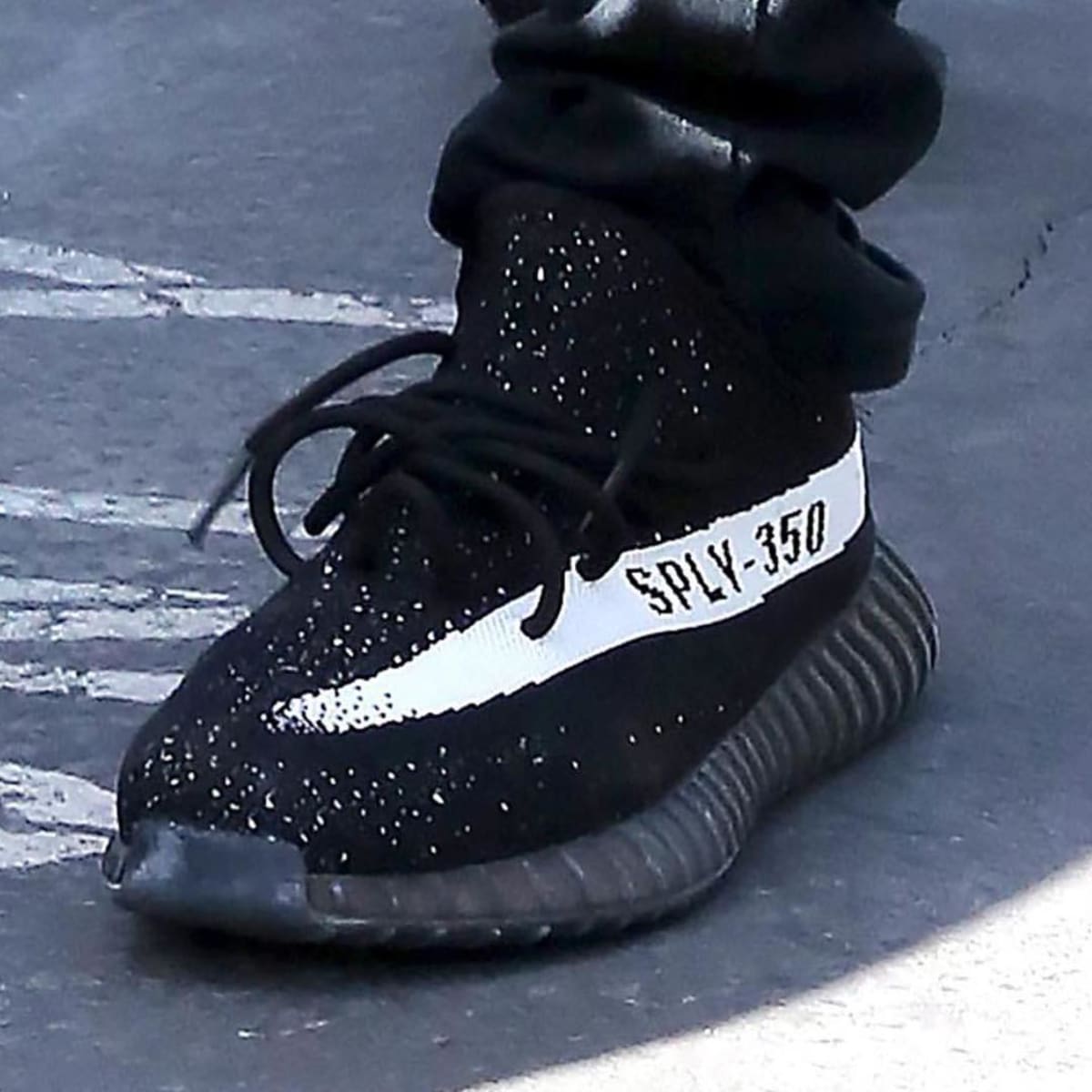 yeezy black white sole