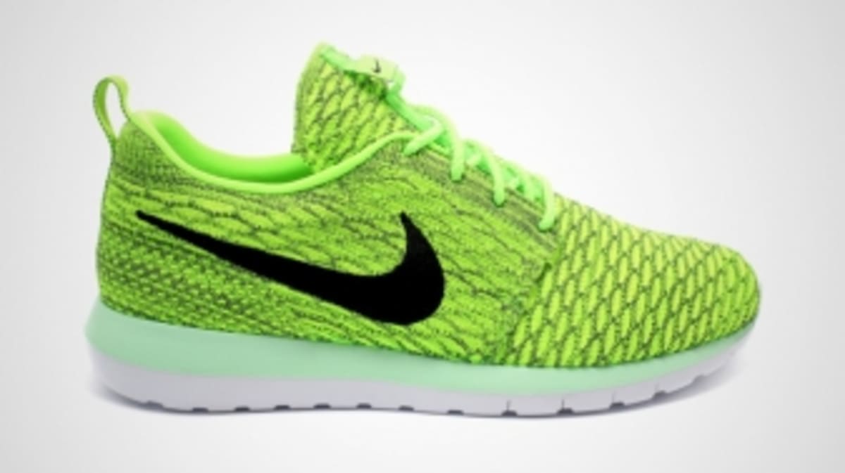 nike roshe winged foot