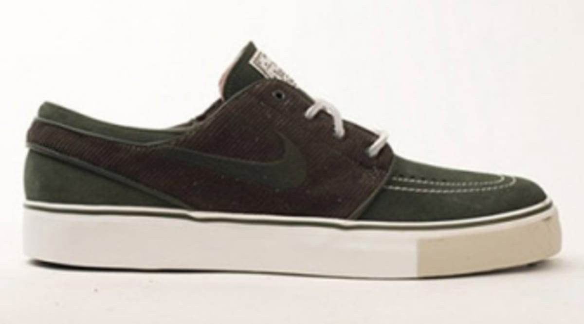 olive green nike janoski