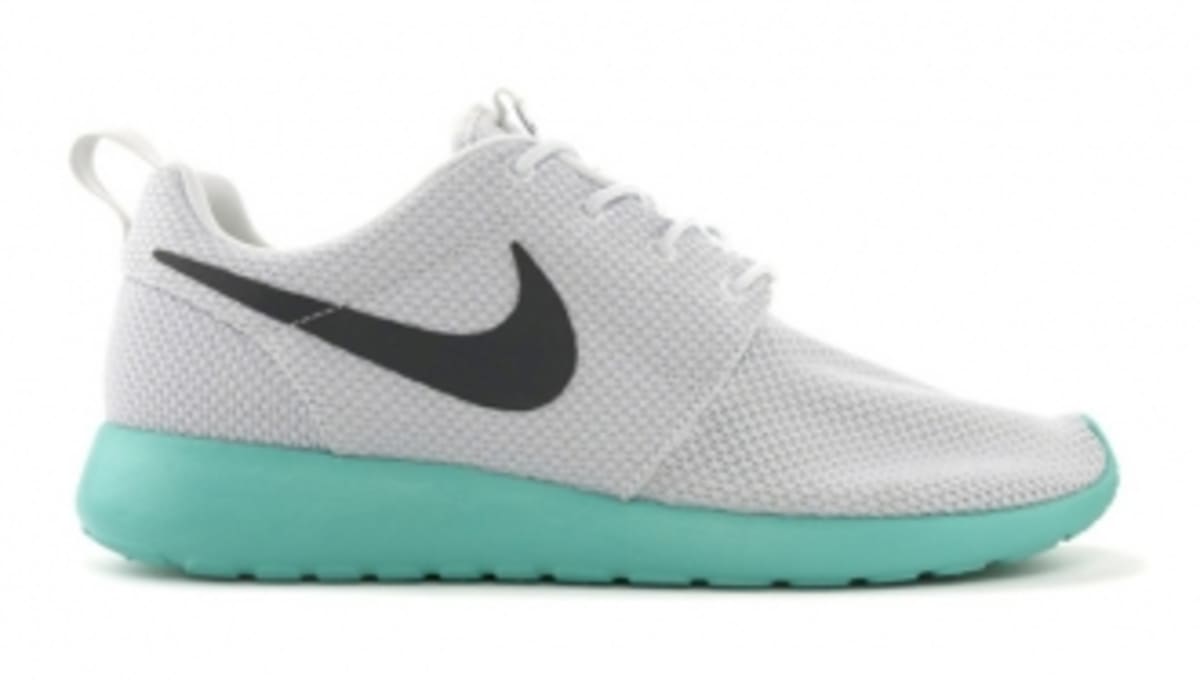 best roshe run color