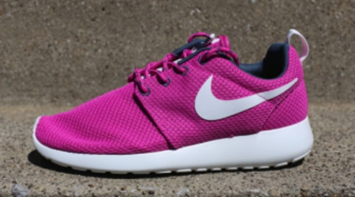 roshe black pink