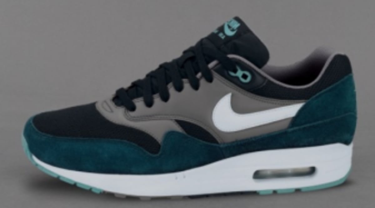nike air turquoise and black