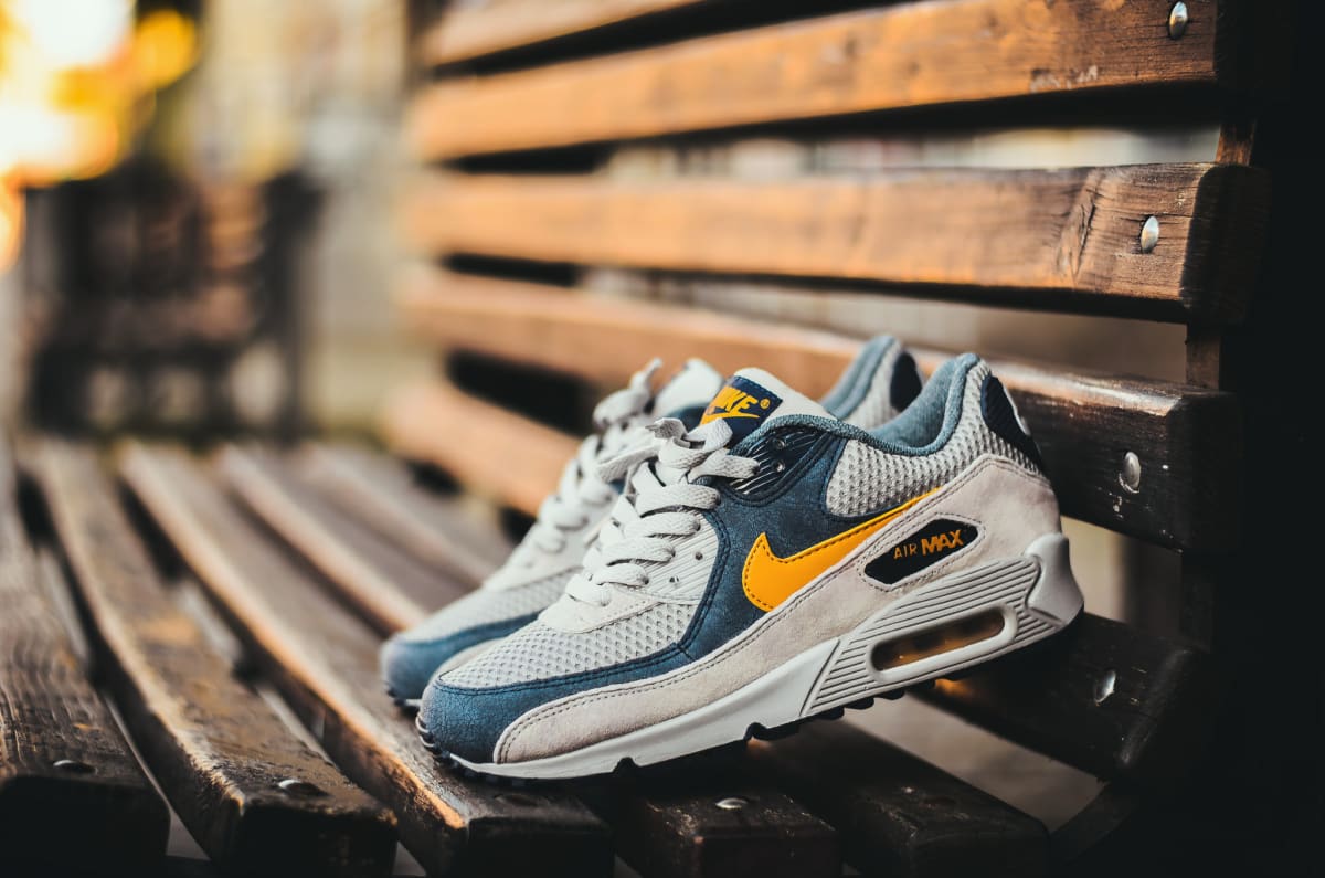 nike air max 1 gold leaf