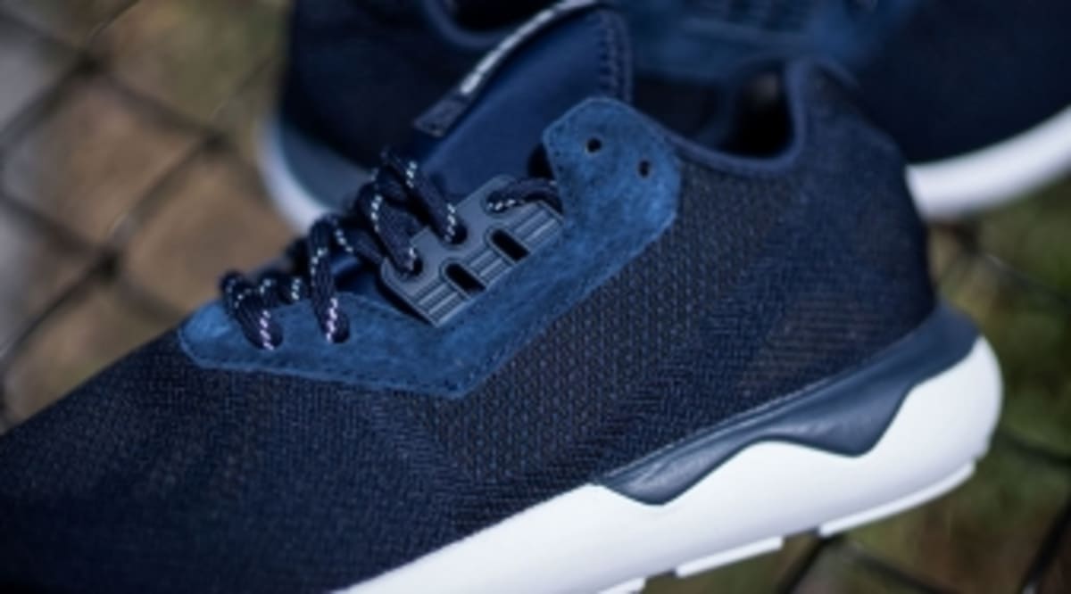 tubular runner casual