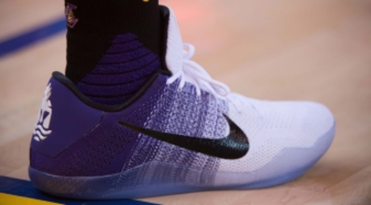 nike kobe 11 purple white