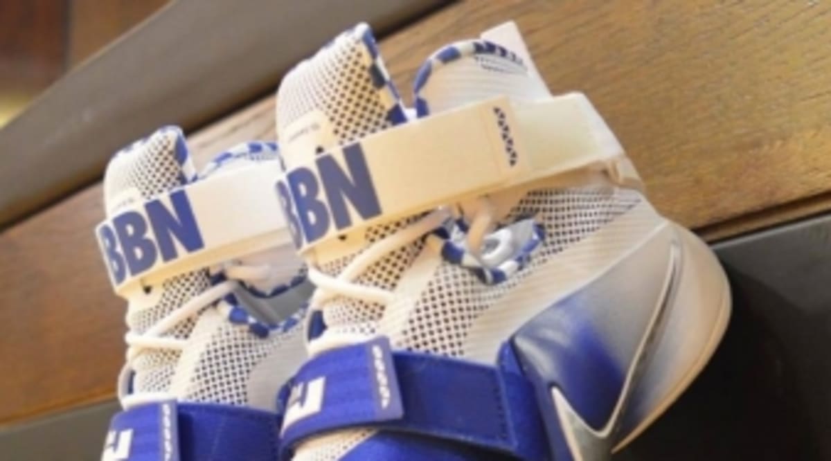 nike lebron soldier 9 kentucky