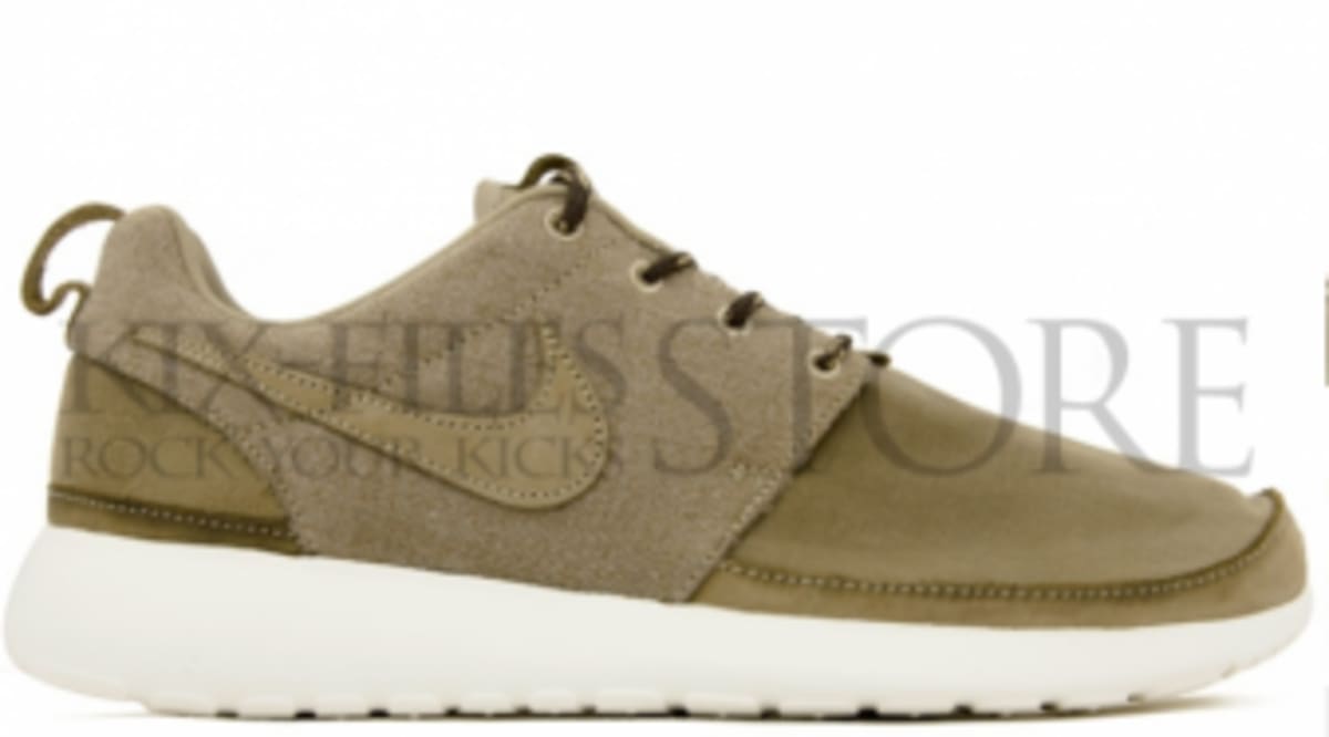 nike khaki womens