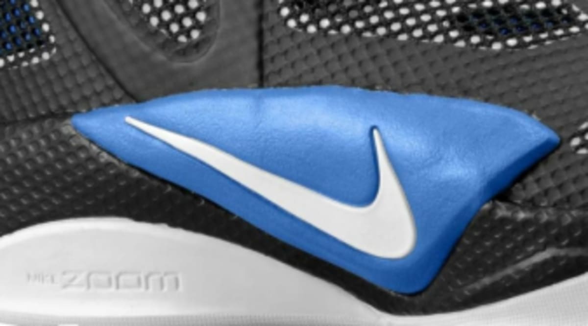 nike hyperfuse 2011 black