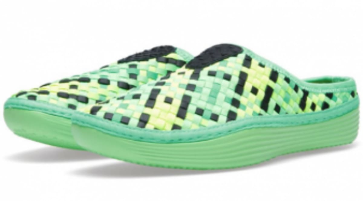 nike solarsoft mule