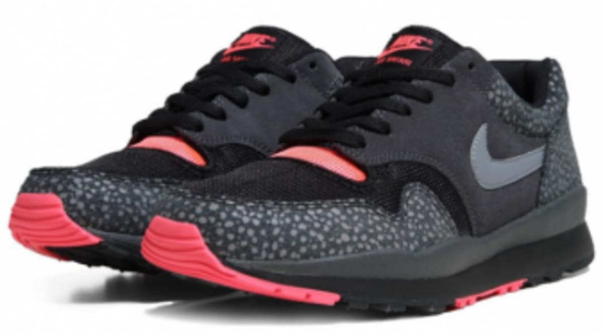 nike air safari red