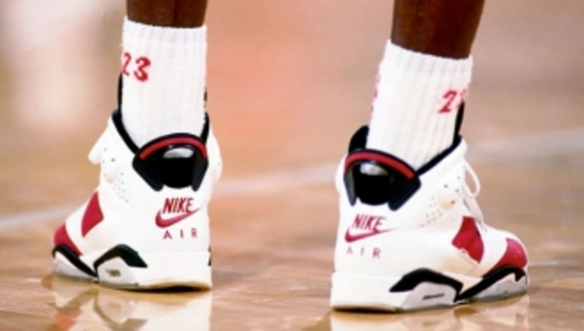 michael jordan wearing air jordan 6