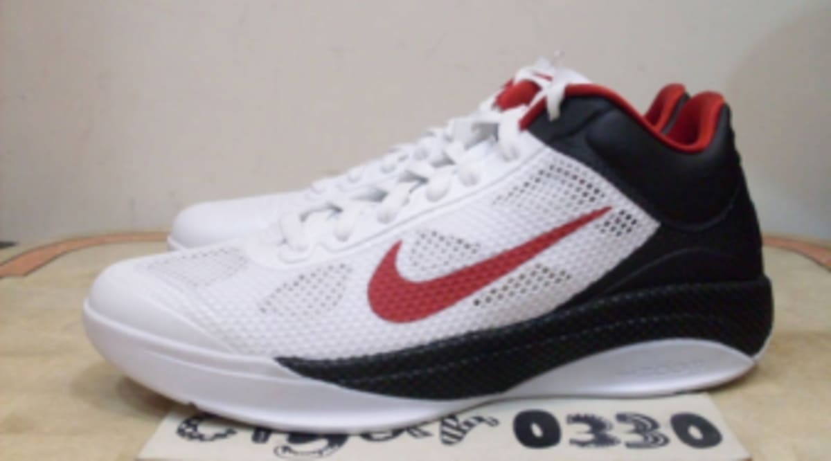 nike zoom hyperfuse low