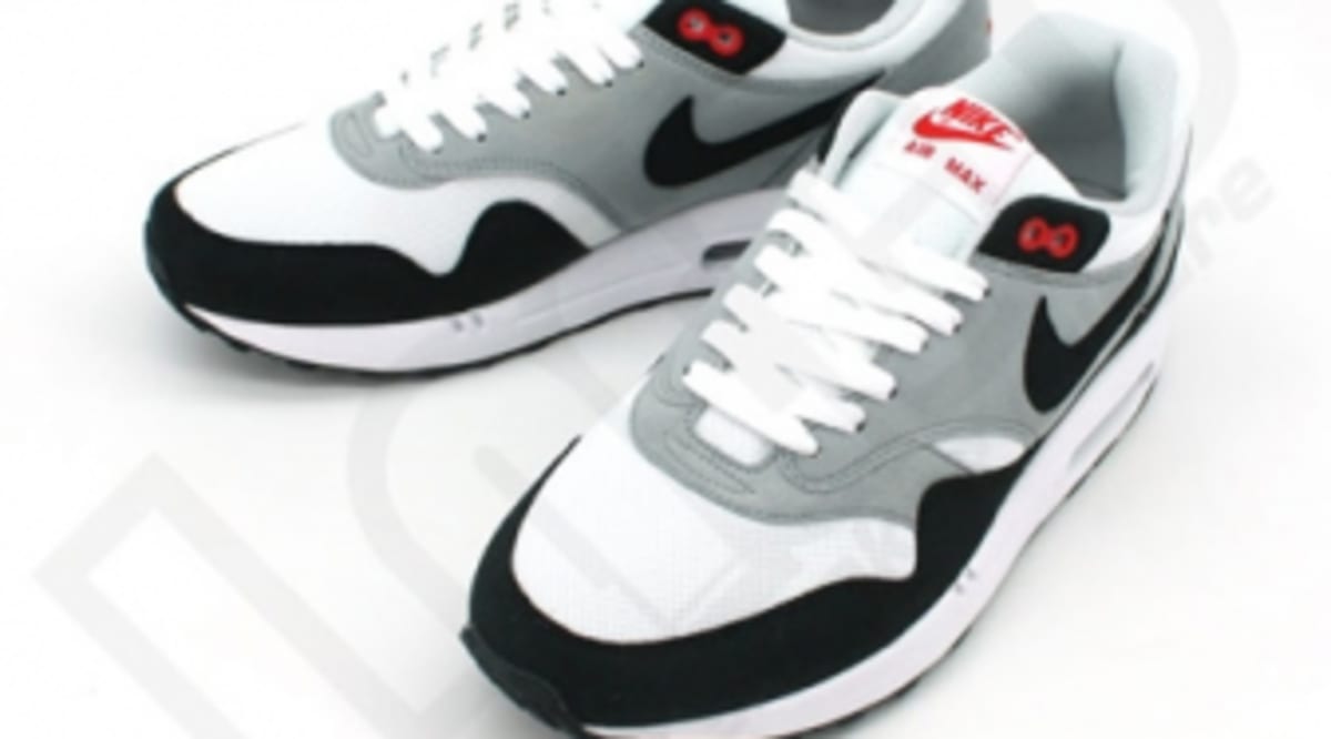 nike air max 1 black red white