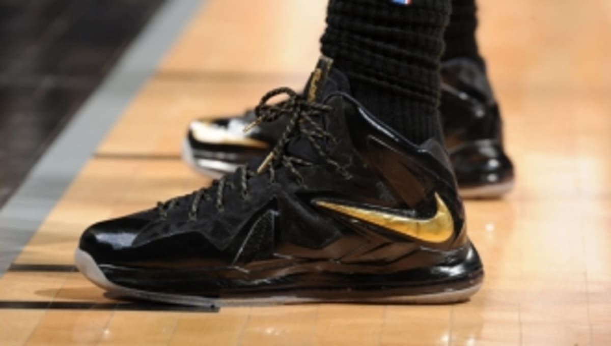 lebron james playoff shoes