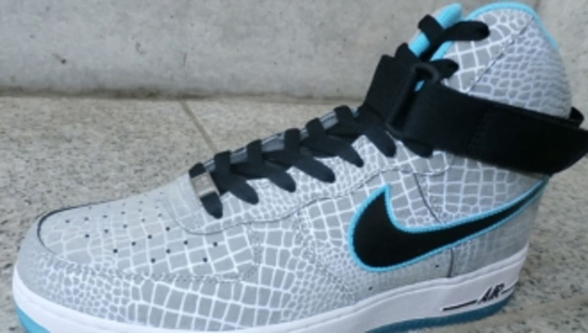 nike air force 1 with reflective tick