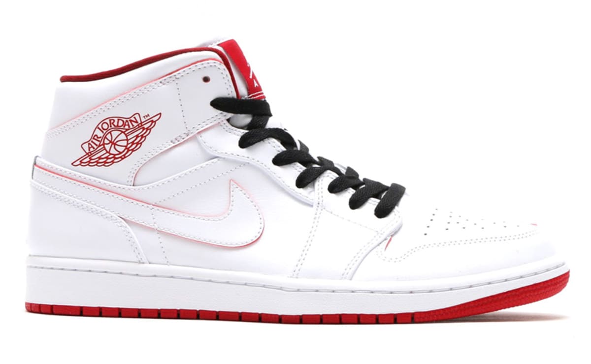 black and white jordan 1 with red outline