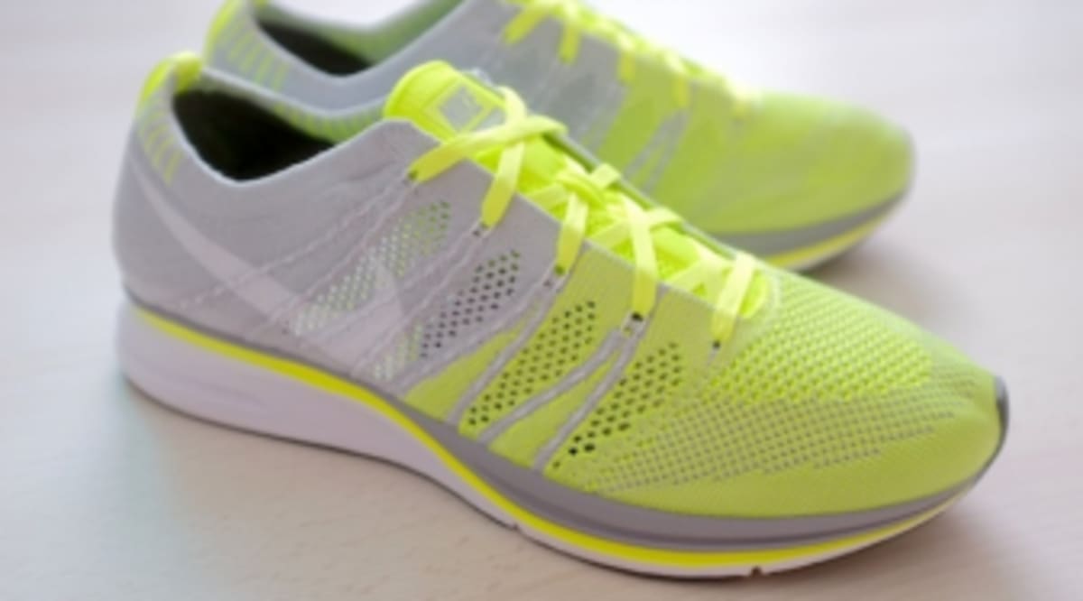 flyknit trainer volt